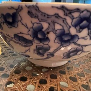 PETALS Brand Vintage 5 3/4” Bowl Blue and White Floral with gold trim